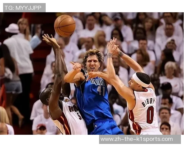 2012年NBA季后赛小牛与雷霆第三场激战回顾与精彩瞬间分析